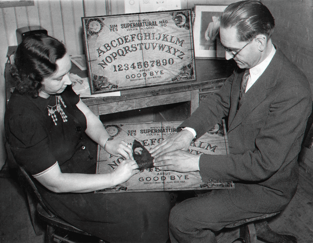 Conheça a verdadeira origem do tabuleiro Ouija - Revista Galileu