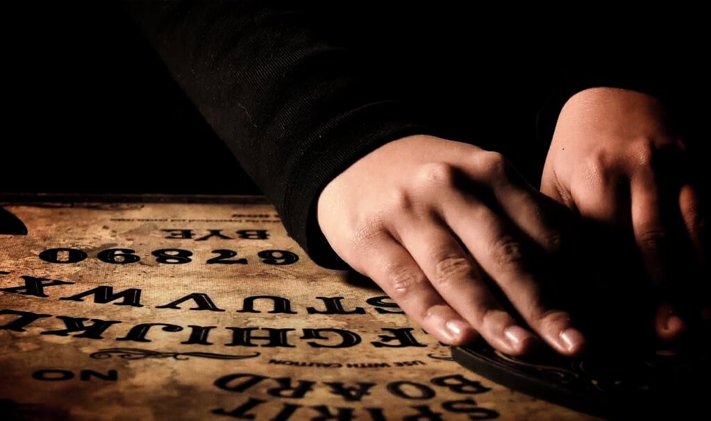 Conheça a verdadeira origem do tabuleiro Ouija - Revista Galileu